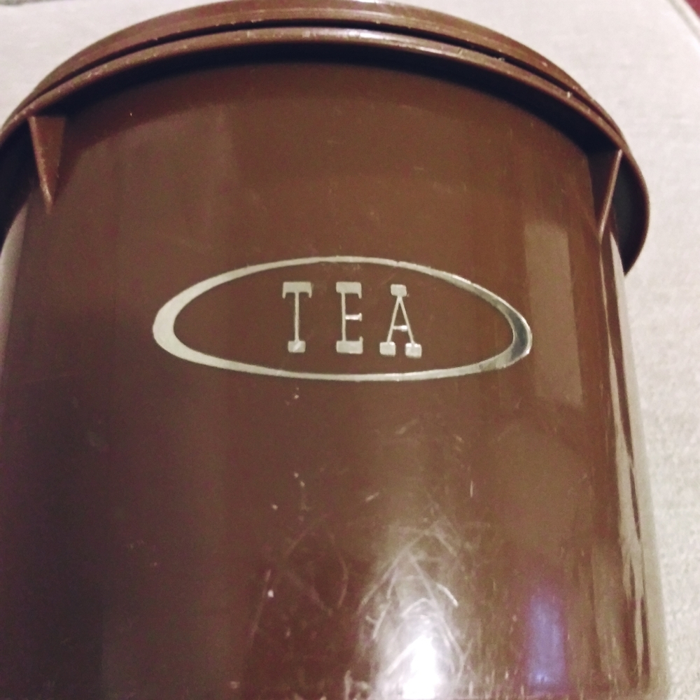 Tupperware brown tea container Vinatge